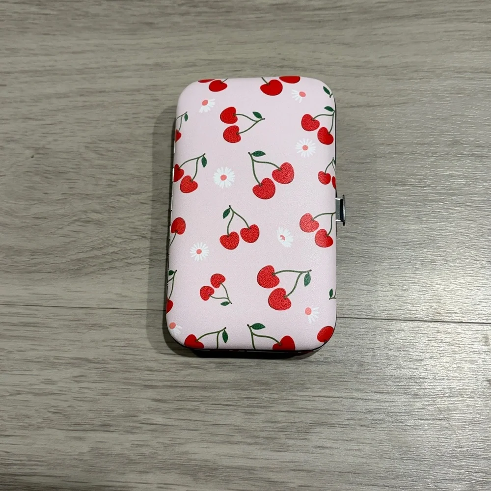 Pink Cherry & Daisy Print Manicure Kit